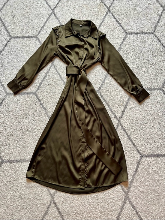 Dresses & Skirts - LIKE NEW Olive Green Long Sleeve Wrap Shirt Dress